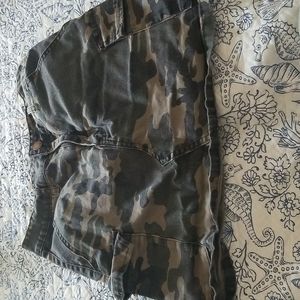 Camo mini skirt